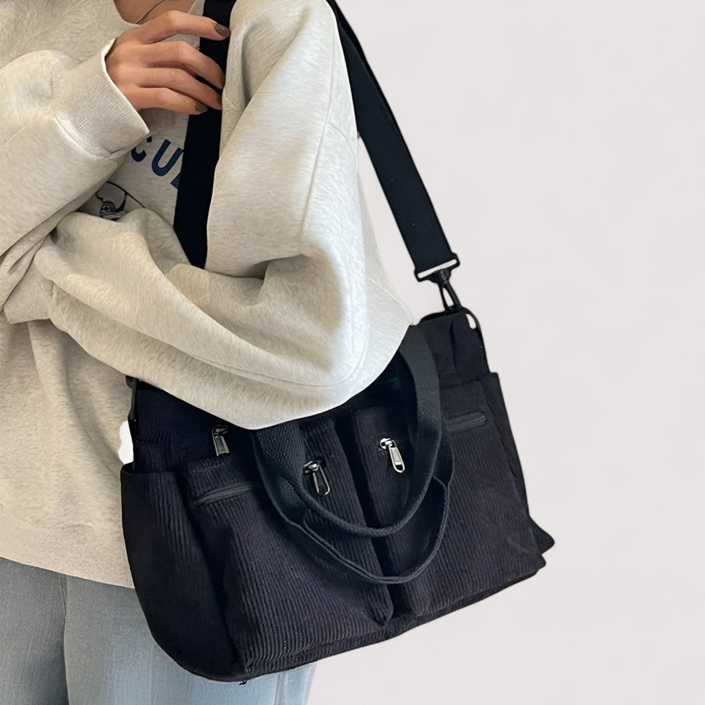 Selma™ | Geräumige Cord-Umhängetasche